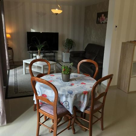 Appart Pres De Meaux Chambry Exteriör bild