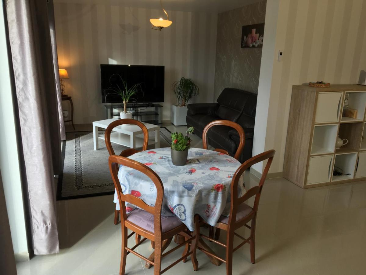 Appart Pres De Meaux Chambry Exteriör bild